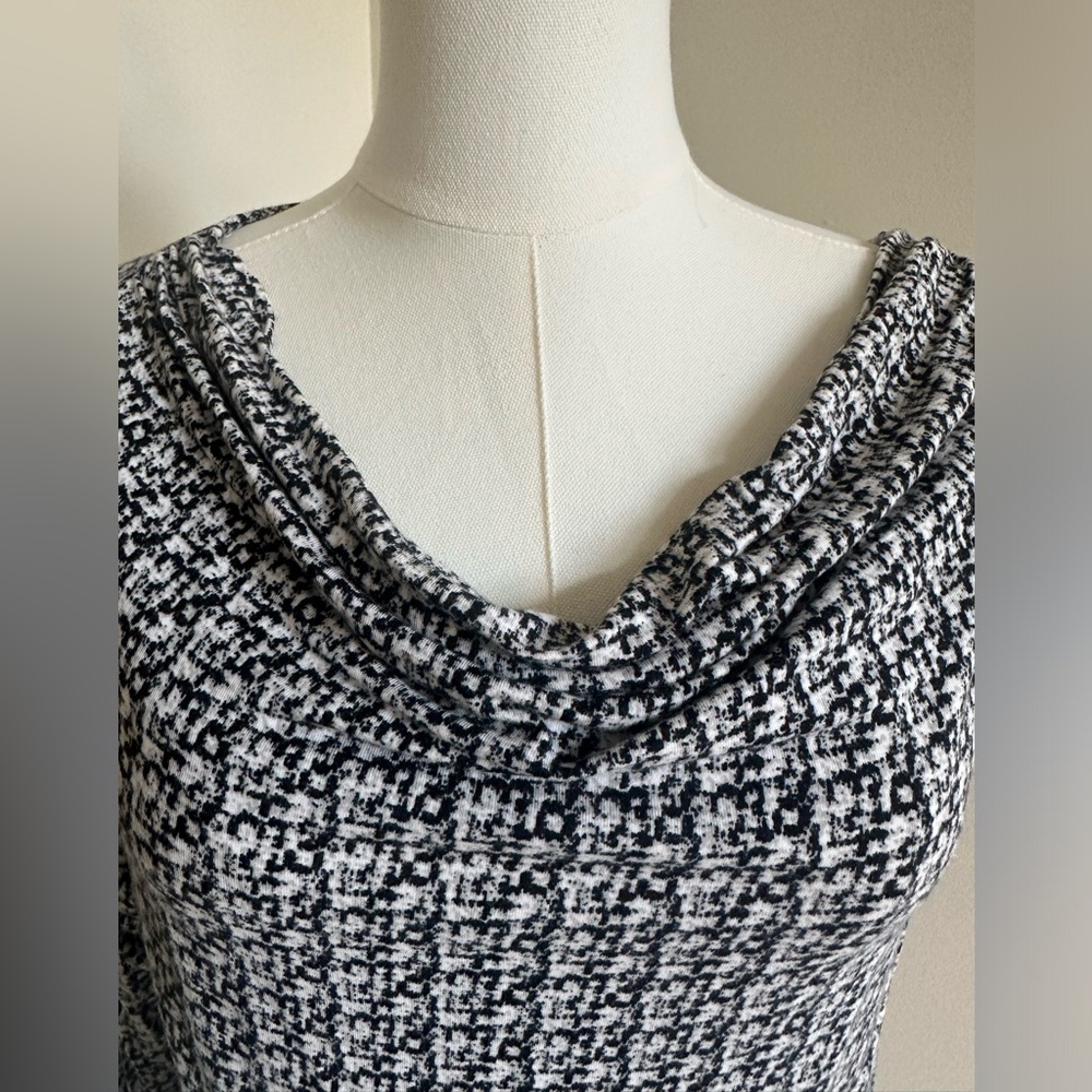Black and White Tunic Shirt - XL - Picture 3 of 7